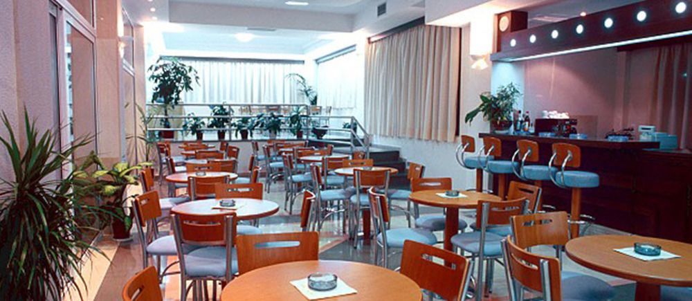 Adonis Hotel Превеза Экстерьер фото