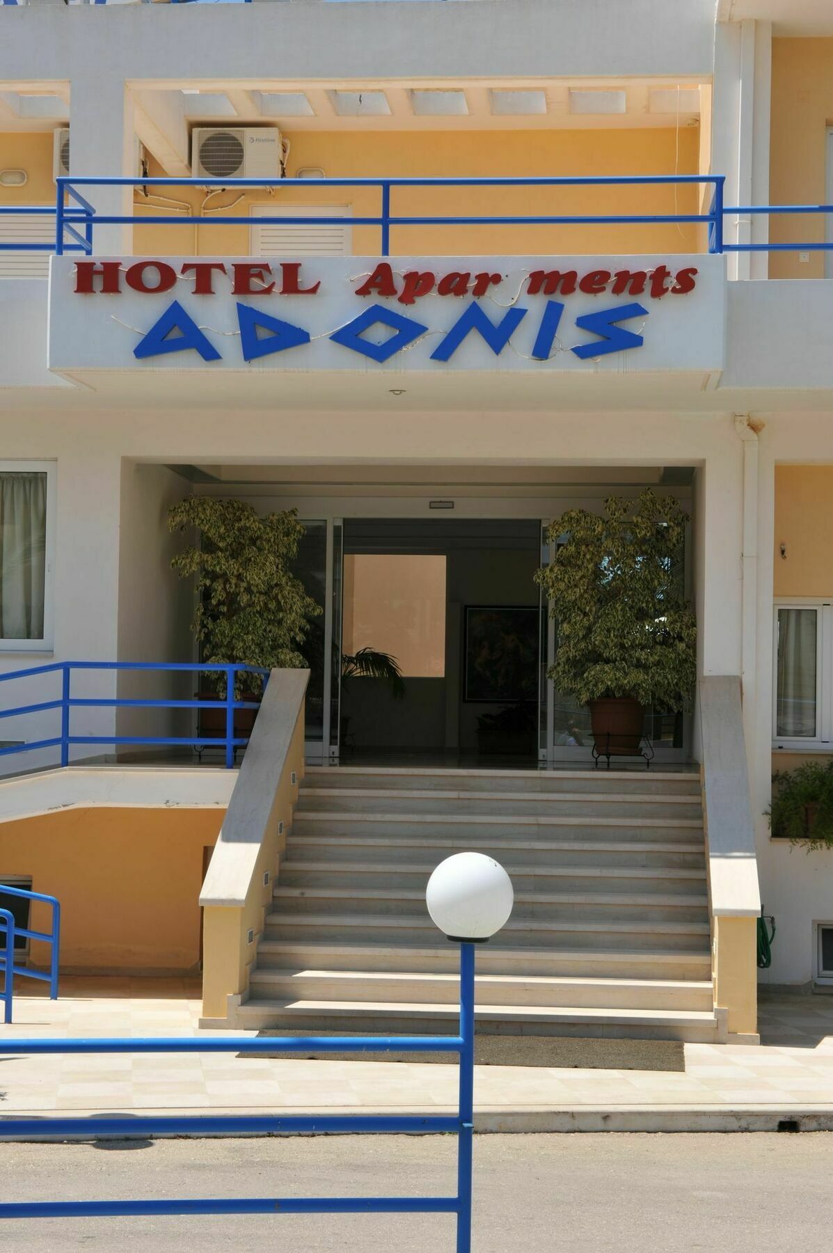 Adonis Hotel Превеза Экстерьер фото